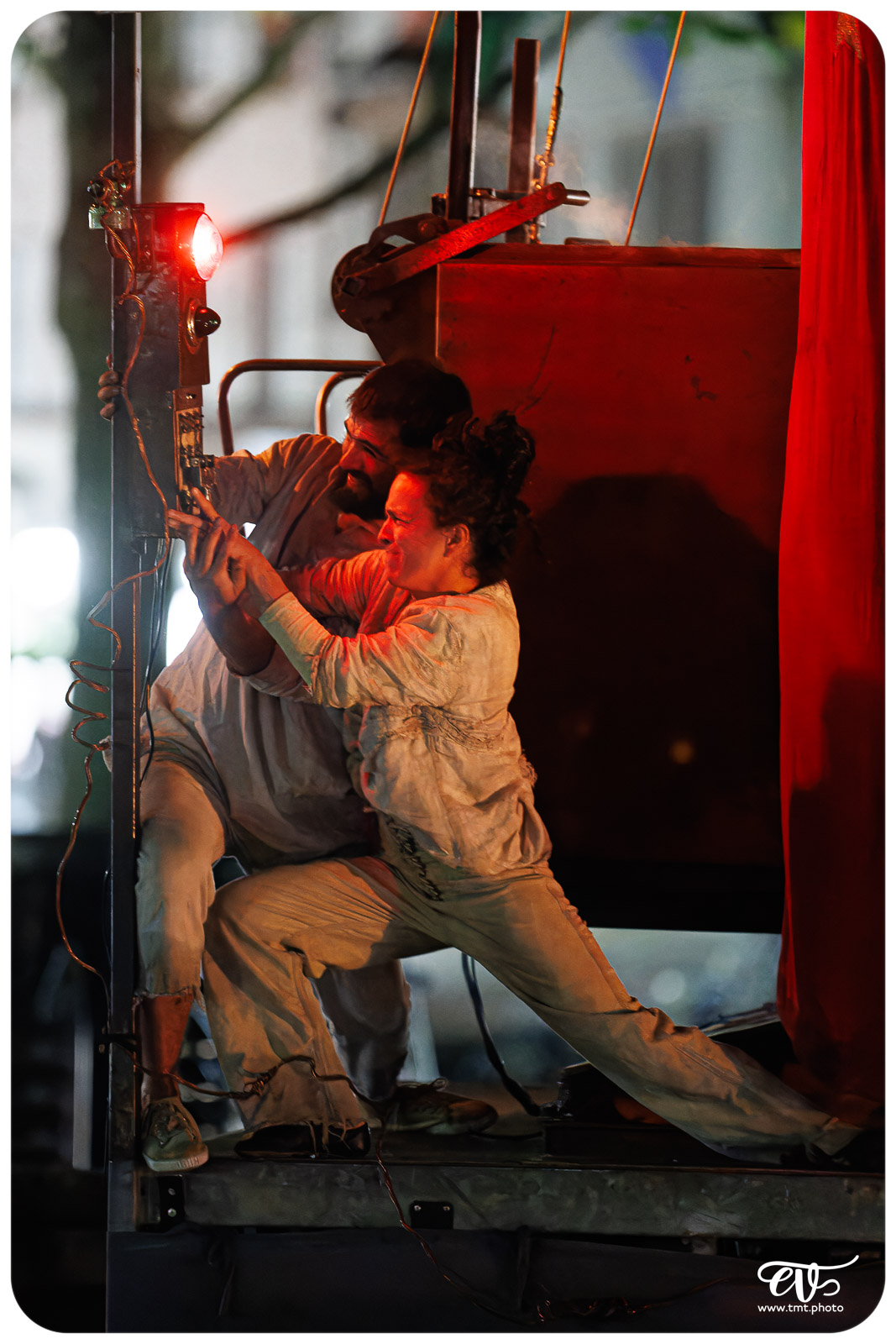 DE CHAIR ET D'ACIER (CIE 100 RACINES)